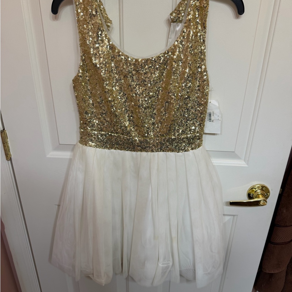 B Darlin Juniors’ Gold and White Sequin Mini Dress